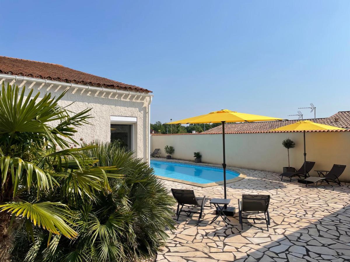 Les Pertuis Rochelais Bed & Breakfast Perigny  Bagian luar foto