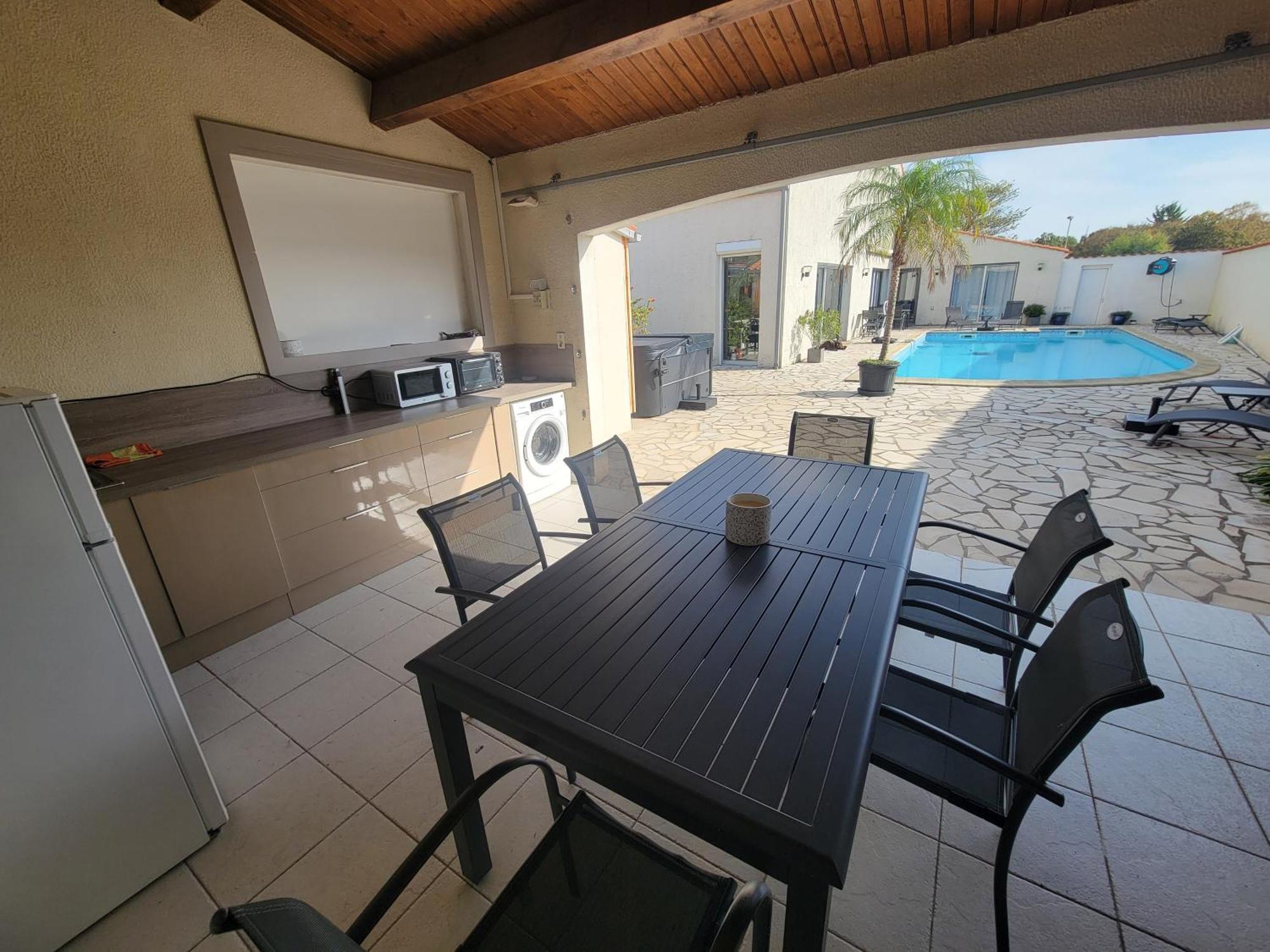 Les Pertuis Rochelais Bed & Breakfast Perigny  Bagian luar foto
