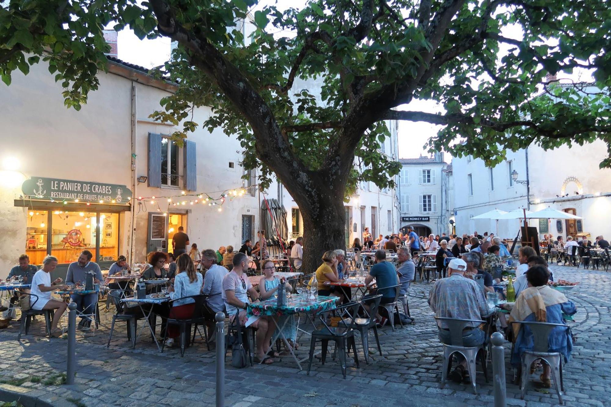 Les Pertuis Rochelais Bed & Breakfast Perigny  Bagian luar foto
